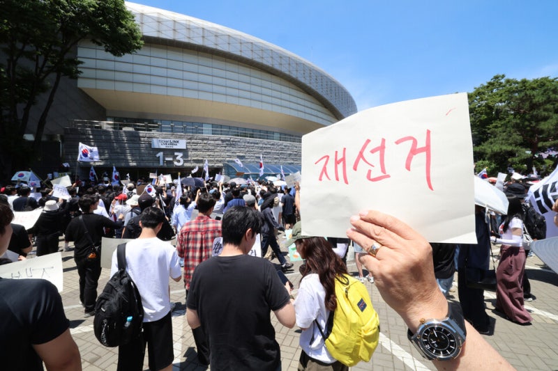 무능한 대의제의 공백, 무엇으로 채울까
