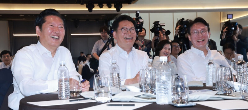 싸움꾼 민주당, ‘보완수사권’은 어쩔 셈?