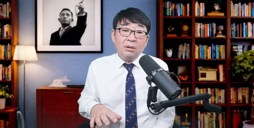 신혜식씨가 자신의 유튜브 채널 ‘신의한수’에서 발언하고 있다. 유튜브 갈무리