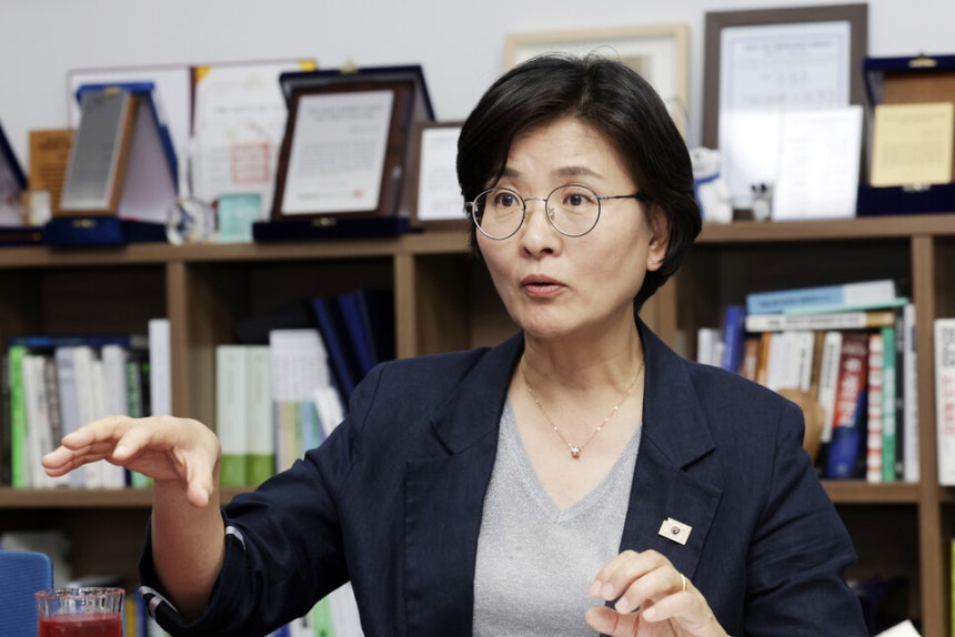 더불어민주당 임미애 의원이 2026년 9월7일 오후 국회 의원회관에서 한겨레21과 인터뷰하고 있다. 김명진 기자 littleprince@hani.co.kr