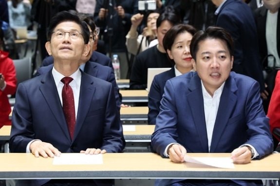 김문수 단일화 구애에 이준석 “NO”… <b>이재명</b> 캠프 보수 인사 속속 합...