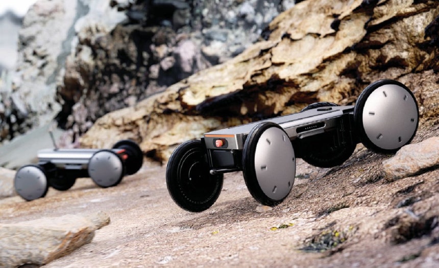 현대차·기아의 차세대 모빌리티 로봇 플랫폼인 모베드 양산형 모델이 험난한 지형을 달리고 있다.현대차그룹 제공