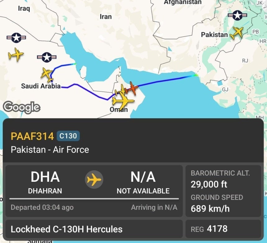 파키스탄은 4월 10일 사우디 동부 킹압둘아지즈 공군기지에 주력 전투기 18대와 공중급유기, 수송기, 방공무기를 배치했다. 사진은 파병 당시 파키스탄 공군 C-130H 수송기 항적. Flightradar24 홈페이지