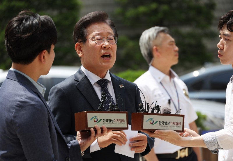 <b>이재명</b> '검찰 <b>애완견</b>' 논란에 소환된 손석희 앵커브리핑