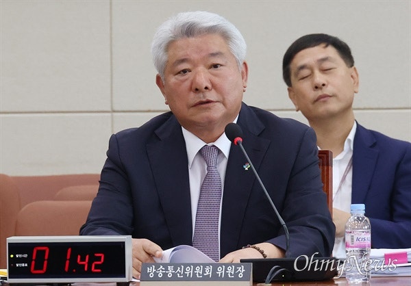 탄핵소추 예고된 <b>김홍일 방통위원장</b> 사퇴, 즉각 처리