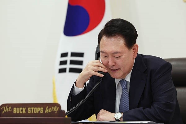 윤 <b>대통령</b>, 해외정상에 연일 전화공세... "북 <b>전선</b>투입 빨라질 수도"