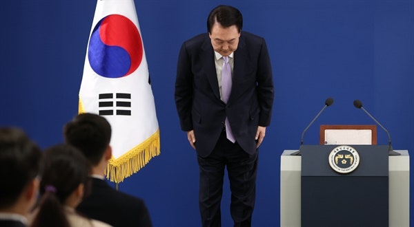 구체적 내용 없는 <b>대통령</b> 사과 "모든 게 제 불찰"