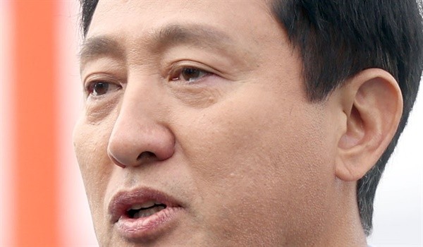 한강버스 진수식서 눈물 흘린 <b>오세훈</b>... 뜻대로 될까?