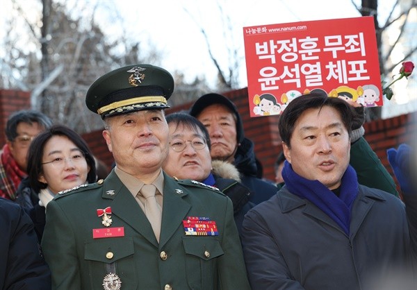 '채 상병 순직사건 이첩' <b>박정훈</b> 대령 <b>무죄</b>