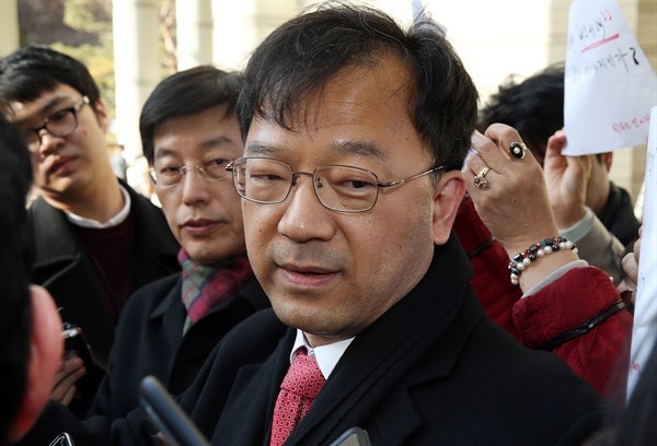 선을 넘는, <b>윤석열</b>의 변호사들