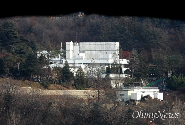 '윤 <b>체포</b>' 작전회의 끝·경호차장 영장 발부..."15일, 디데이"