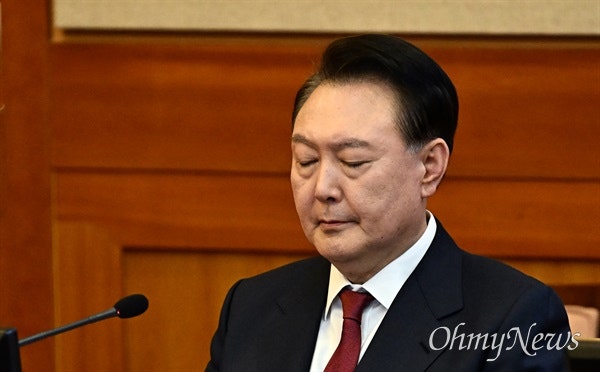 검찰, '내란 우두머리' 윤 <b>대통령 구속기소</b>