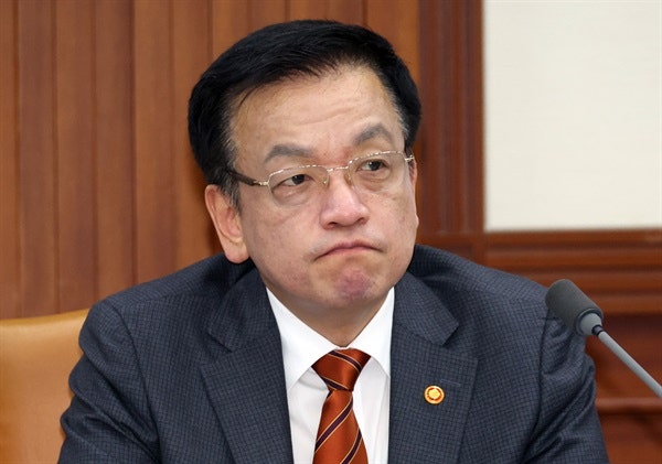 민주, <b>최상목 탄핵</b> 그대로 간다 "한덕수 선고로 위헌행위 명백해져"