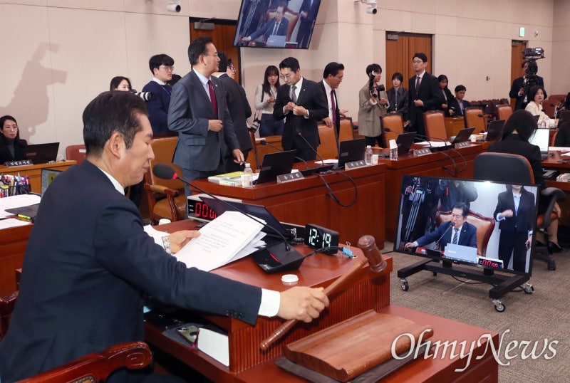 "2차 계엄 100%"... 윤 대통령 <b>탄핵심판</b> <b>촉구 결의안</b> 법사위 통과