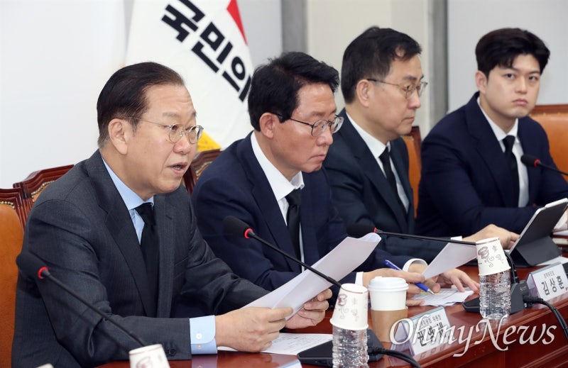 <b>권성동</b> "국정에 불 지르는 연쇄 탄핵, 용납할 수 없다"