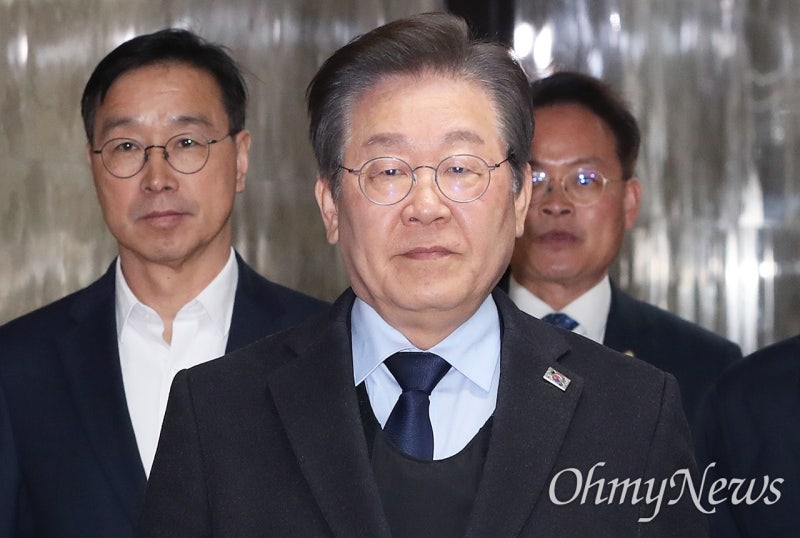 "모 그룹 총수" 거론한 <b>이재명</b> "한덕수 대행, 기어이 <b>상법 거부권</b>?"
