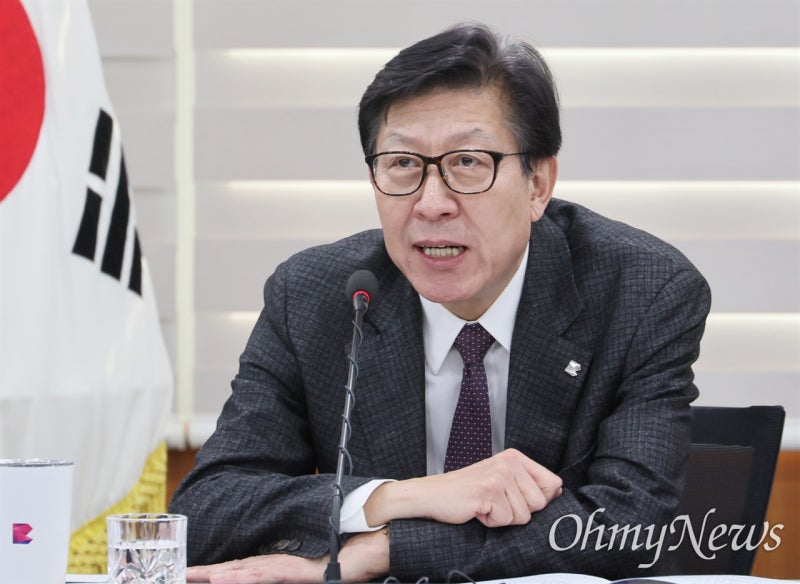 <b>박형준</b> 부산시장 "또 탄핵 비통하지만, 승복해야"