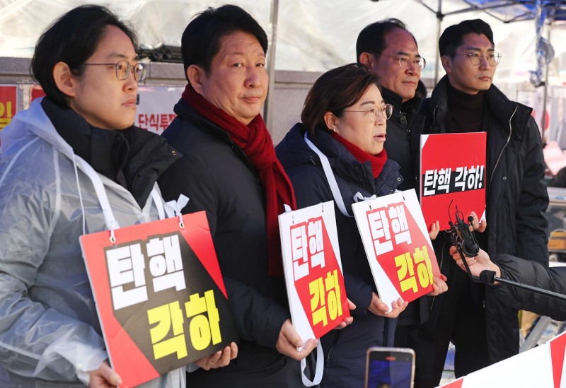 헌재 앞 출근도장 찍던 3선, '<b>윤석열</b> 파면' 사흘 뒤 한 말은?