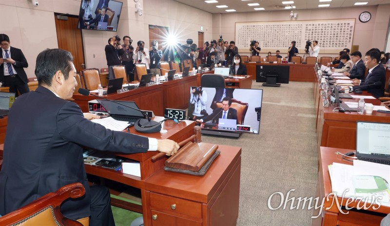 국힘 전원 퇴장 속 '<b>대통령</b> 당선 시 <b>재판 정지법</b>' 법사위 통과