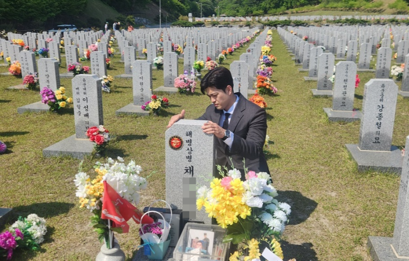 <b>채상병</b> 묘역 참배 '생략'한 김문수... <b>김용태</b>만 뒤늦게 가