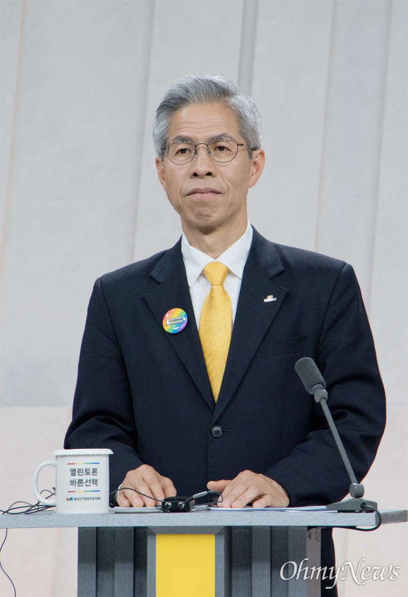 권영국 '위성정당' 질문에 <b>이재명</b> "국힘 탓" <b>김문수</b> "법 탓"