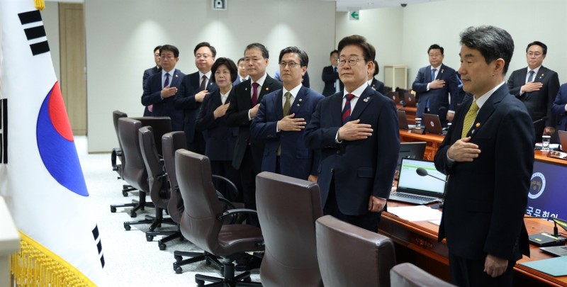 이 대통령, 내란-김건희-채해병 <b>특검법</b> 언제 재가할까