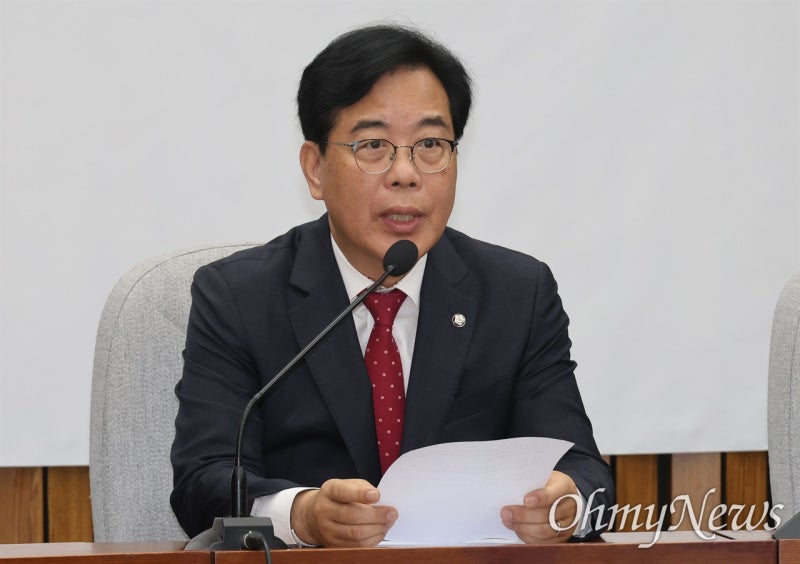 "조속한 혁신위" 외친 <b>송언석</b>... "김용태 개혁안도 혁신위에서 다뤄야"