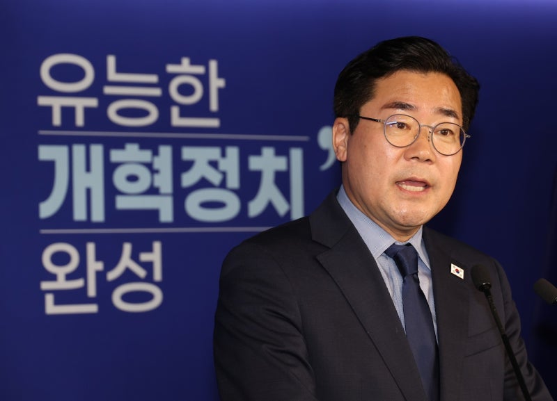 "<b>이재명</b> 지키겠다" 말하다 울컥한 <b>박찬대</b>, '상법개정' 또 강조