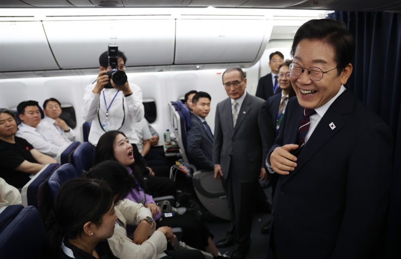 7월 3일, 이 <b>대통령</b> '<b>취임</b> 30일 <b>기자회견</b>'...이전 관례 깼다