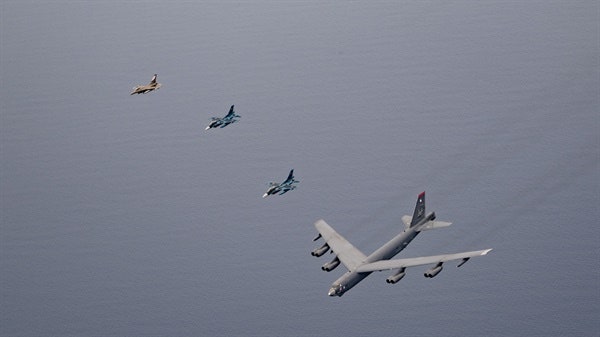 <b>한미일</b> 연합 <b>공중훈련</b> 실시... 미 B-52 전략폭격기도 전개