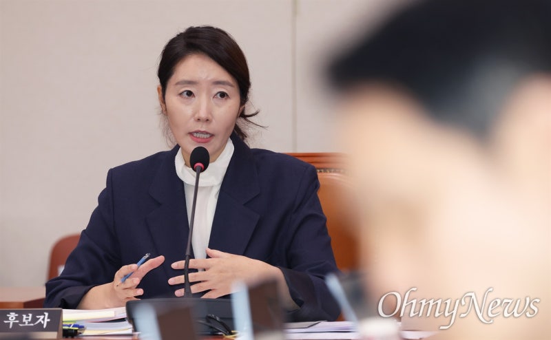 '<b>갑질 의혹</b>' 거듭 사과한 <b>강선우</b>, 왕따·재취업 방해는 전면 <b>부인</b>