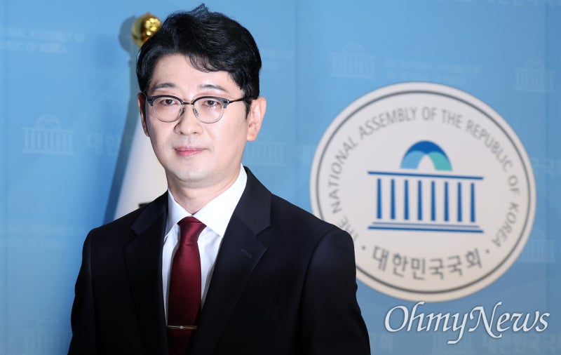 '800-7070' <b>통화</b> 주진우 당권 도전 "채상병? 나는 당당"