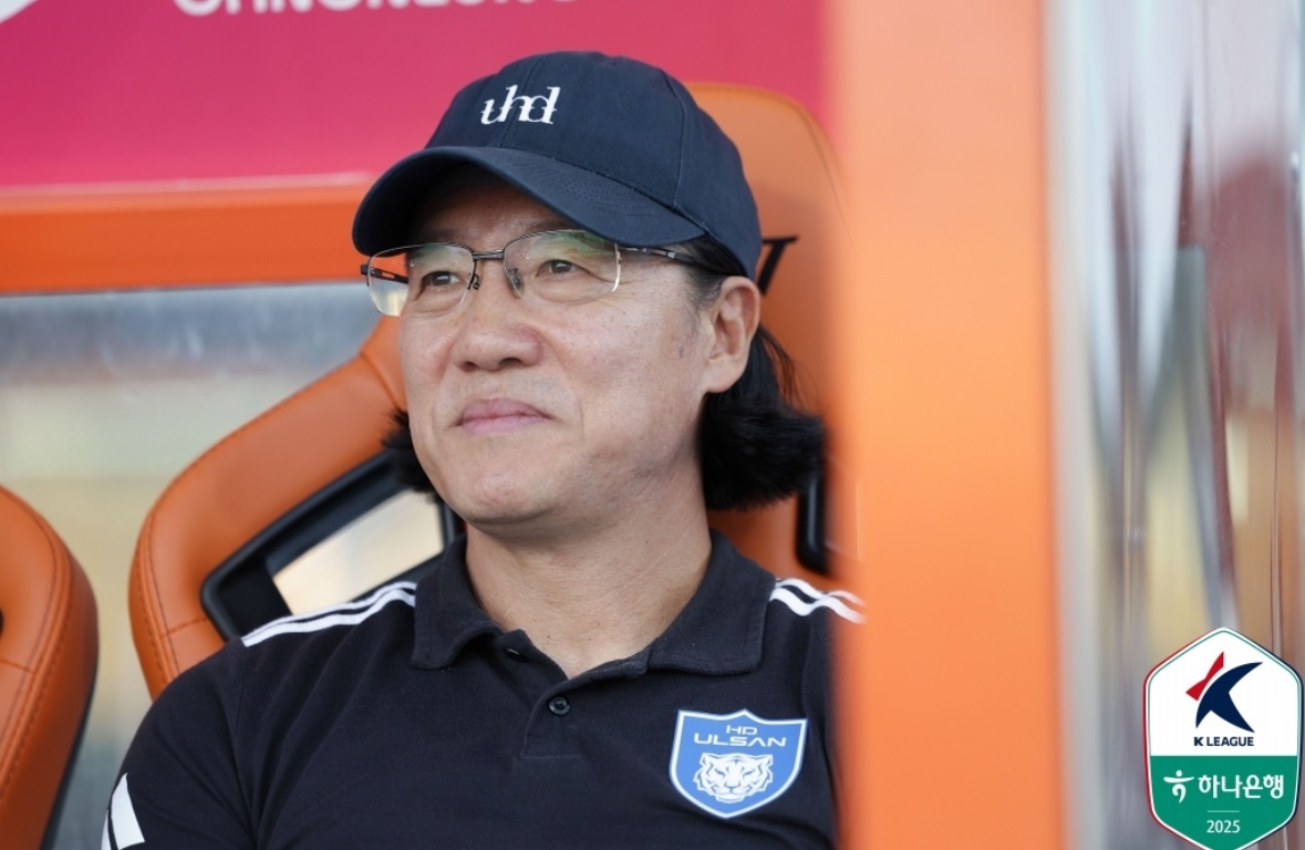 울산, 강원에 2-2 무승부... 울산 팬들 "<b>김판곤</b> 나가"