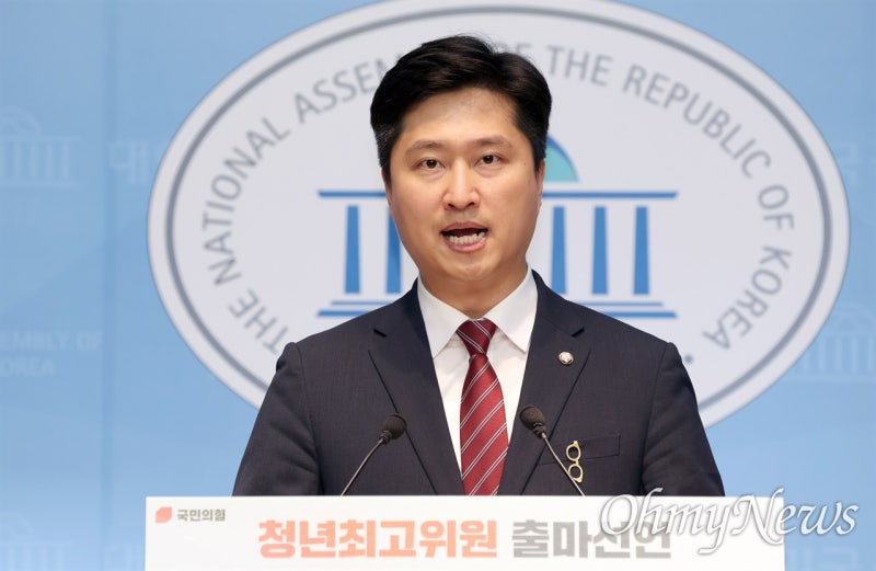 '<b>전한길</b> 제자' <b>우재준</b>의 따끔한 충고 "선생님, 이제 그만하십시오"