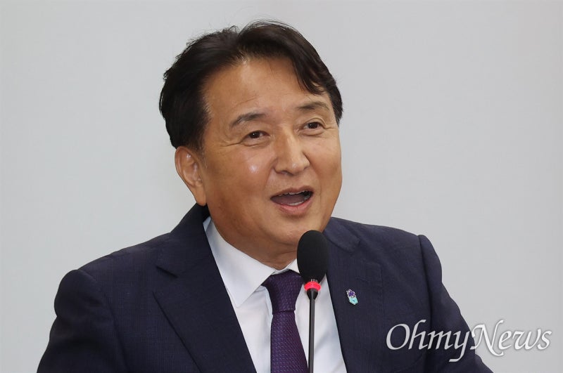 <b>오송참사</b> 국조 나온 김영환 '엉뚱한 답변'에, 윤건영 폭발