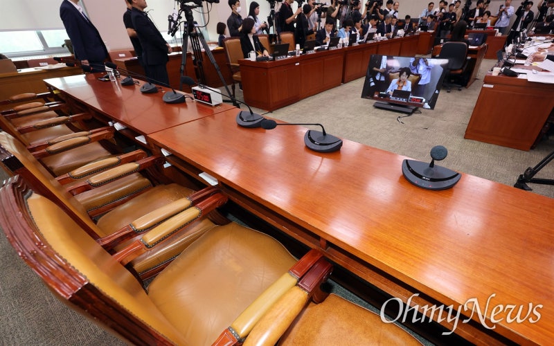 <b>조희대</b> 없는 '붕어빵 청문회'... 법사위, <b>대법원</b> 가서 <b>국감</b> 연다