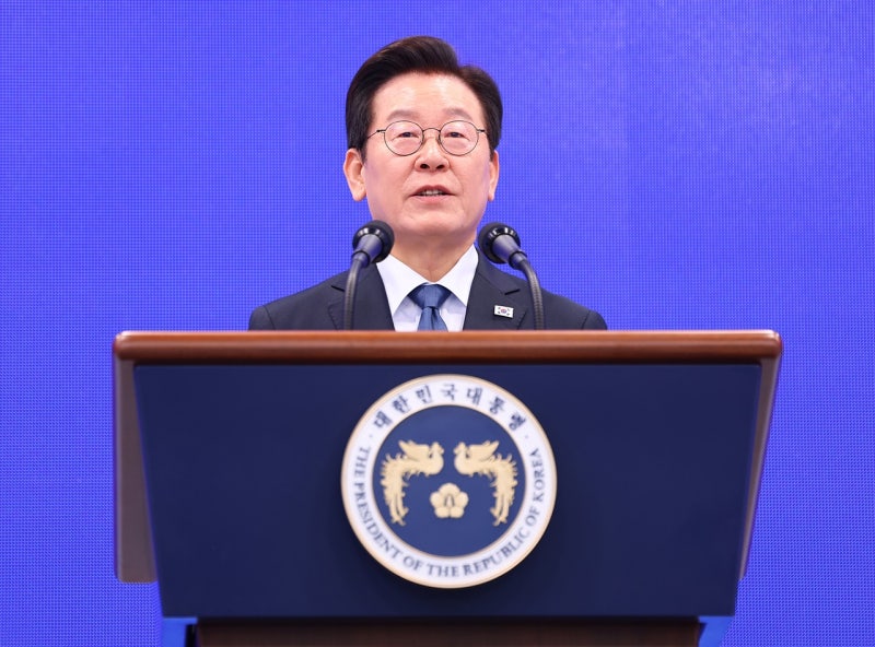 이 대통령 "수사-기소 분리 거대한 변화...<b>경찰</b>, 민생에 유능해야"
