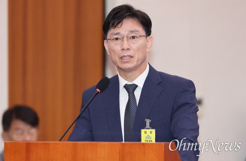 채해병 특검, <b>임성근 구속영장 청구</b>... "진술회유 등 수사방해"