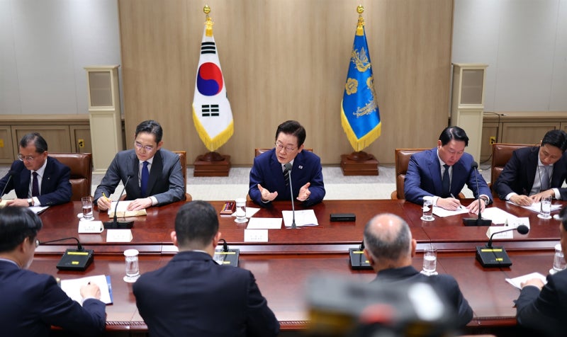 이 대통령 당부에 이재용·최태원 모두 "<b>투자</b>·고용 확 늘린다"