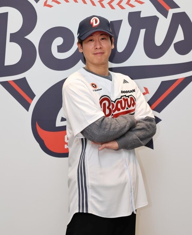 '명가 재건' 선언한 <b>두산</b>, '<b>FA</b> 최대어' <b>박찬호</b> 품었다