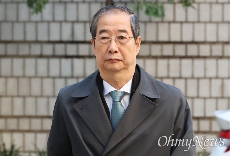 '멘붕' 강조한 <b>한덕수</b>... <b>계엄</b> 반대했지만 끝내 말은 안해