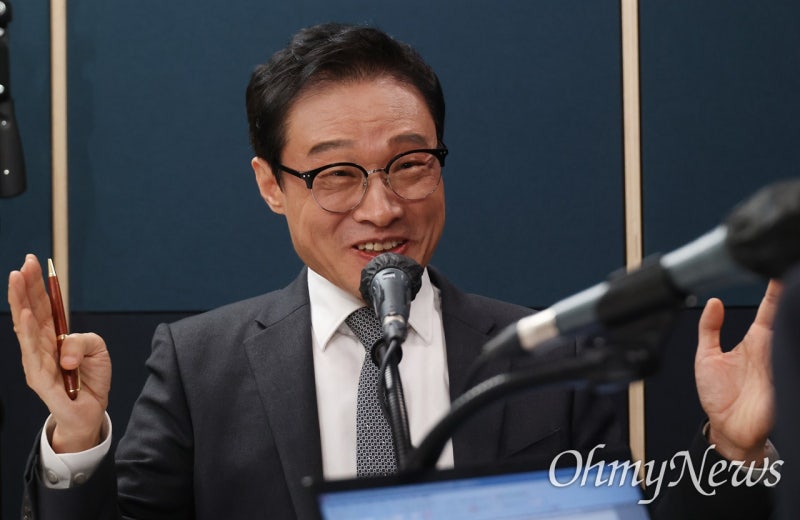 이규연 홍보수석, <b>이재명</b> 대통령 등장에 중동서 '이 떼창'을? 대통령실...