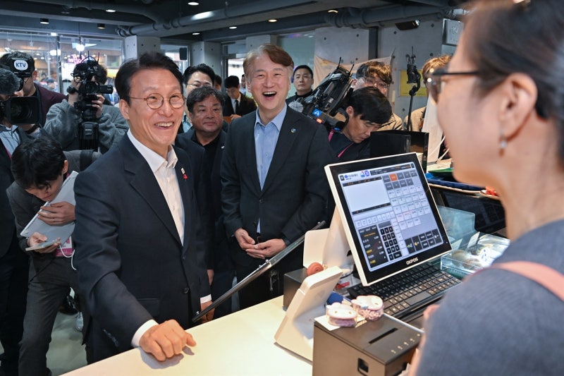 '총리가 왔다' 정부가 주목한 <b>광주</b> 서구 <b>골목</b>경제 혁신정책