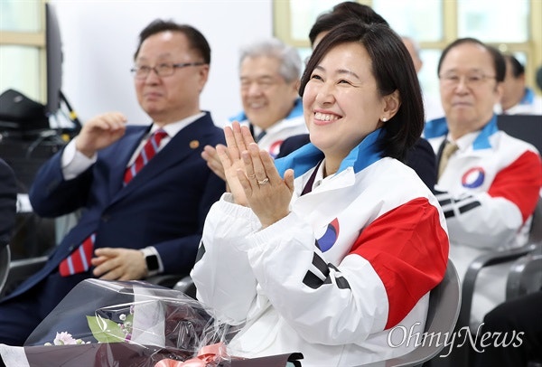 '내연남에 <b>정치자금</b> 수수' <b>황보승희</b> 전 의원 징역형 집유 확정