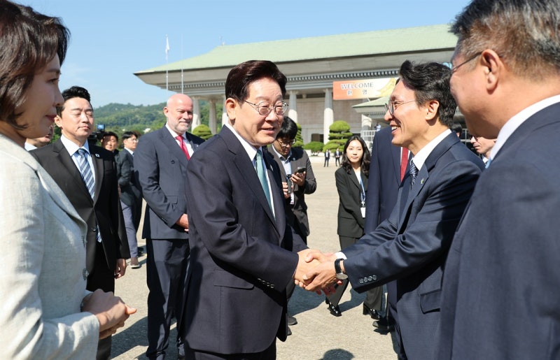 이 대통령 귀국 환영 행사, 정청래 대표 참석한다
