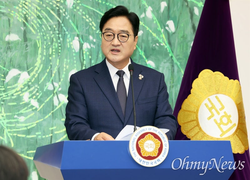 우원식 "이런 멸칭, 37년 중 처음 봐"... 전대 과열에 민주당 위기감