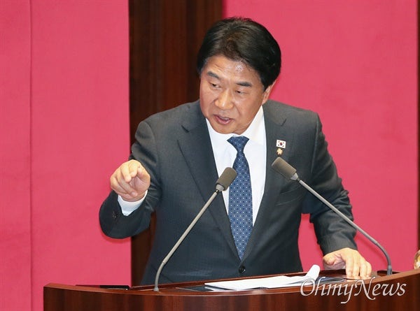 "아직 출마 전이니..." 정청래 응원하던 후배 의원의 '연임 포기' 요구