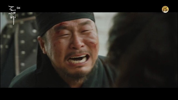 말 많기로 유명한 윤경호, 특수부대 출신 딸 바보로 돌아왔다