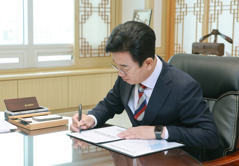 <b>허태정</b> 대전<b>시장</b>, 1호 결재는 '<b>취임</b> 100일 프로젝트'