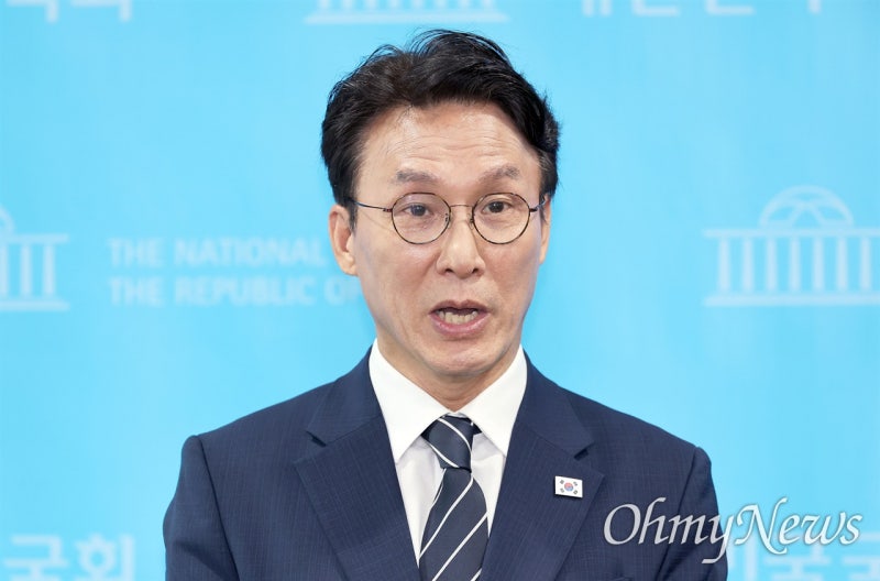12·3 계엄 날 받은 약 처방전 꺼낸 김민석 "인생 참..."